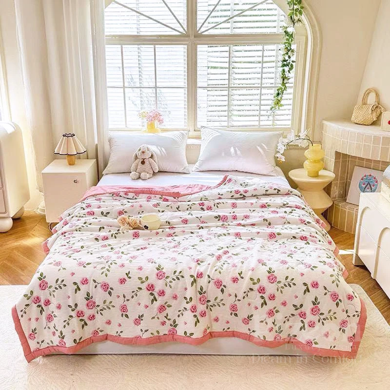 Floral Printed AC Room 300 GSM Double Bed Summer Quilt
