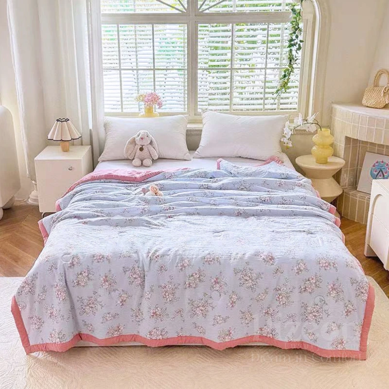 Floral Printed AC Room 300 GSM Double Bed Summer Quilt