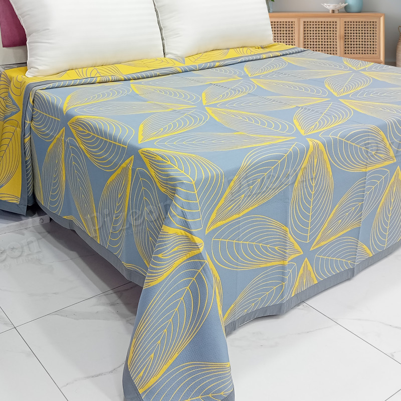 Jacquard Floral Pattern Summer Quilt