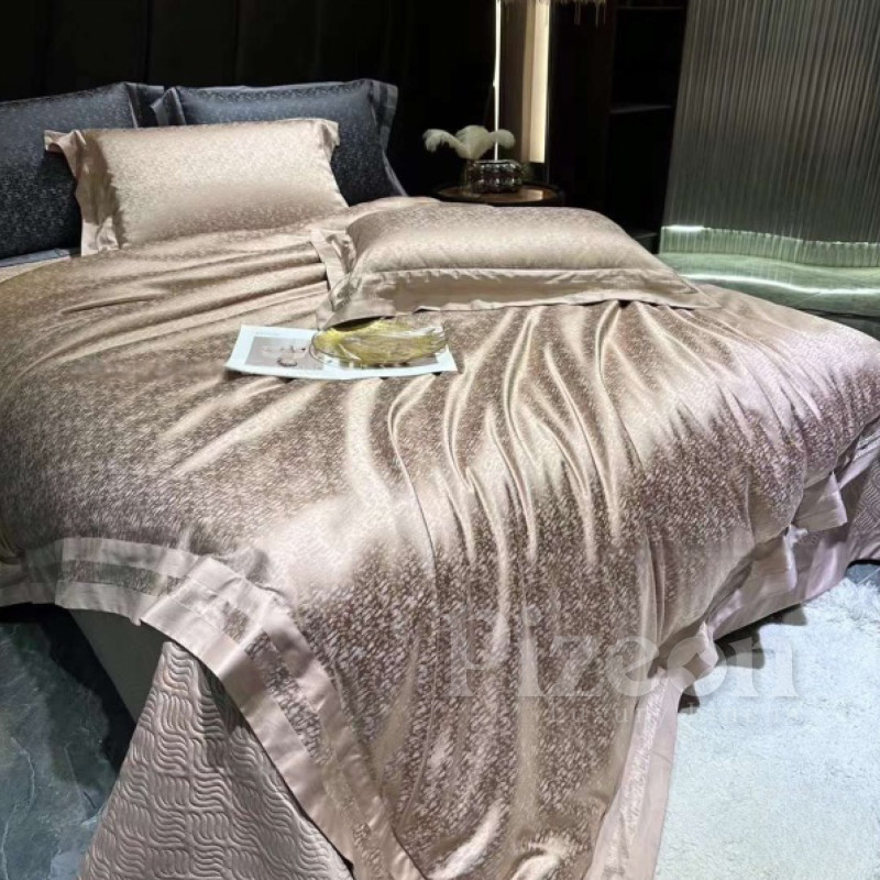 Luxury imported 4-piece high-class silk bedding set.